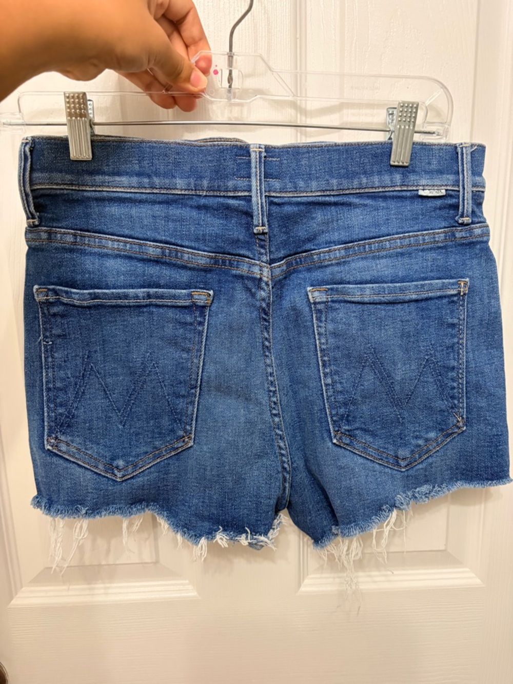 MOTHER The Easy Does It Short in Briefly Gorgeous. Size 30. - Picture 5 of 7